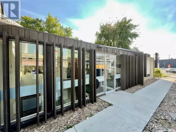 Saskatoon, SK S7H2P8,1121 Louise AVENUE