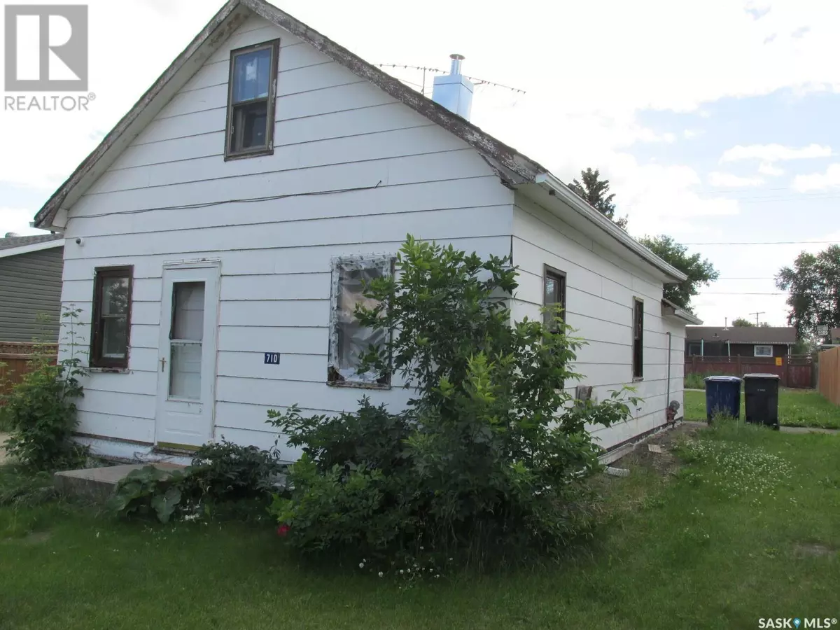 Nipawin, SK S0E1E0,710 9th AVENUE W
