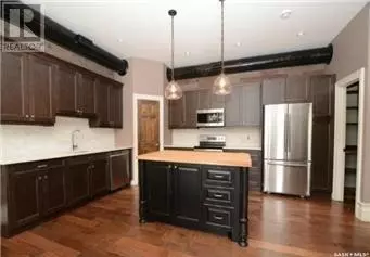 Moose Jaw, SK S6H2W8,936 Montgomery STREET