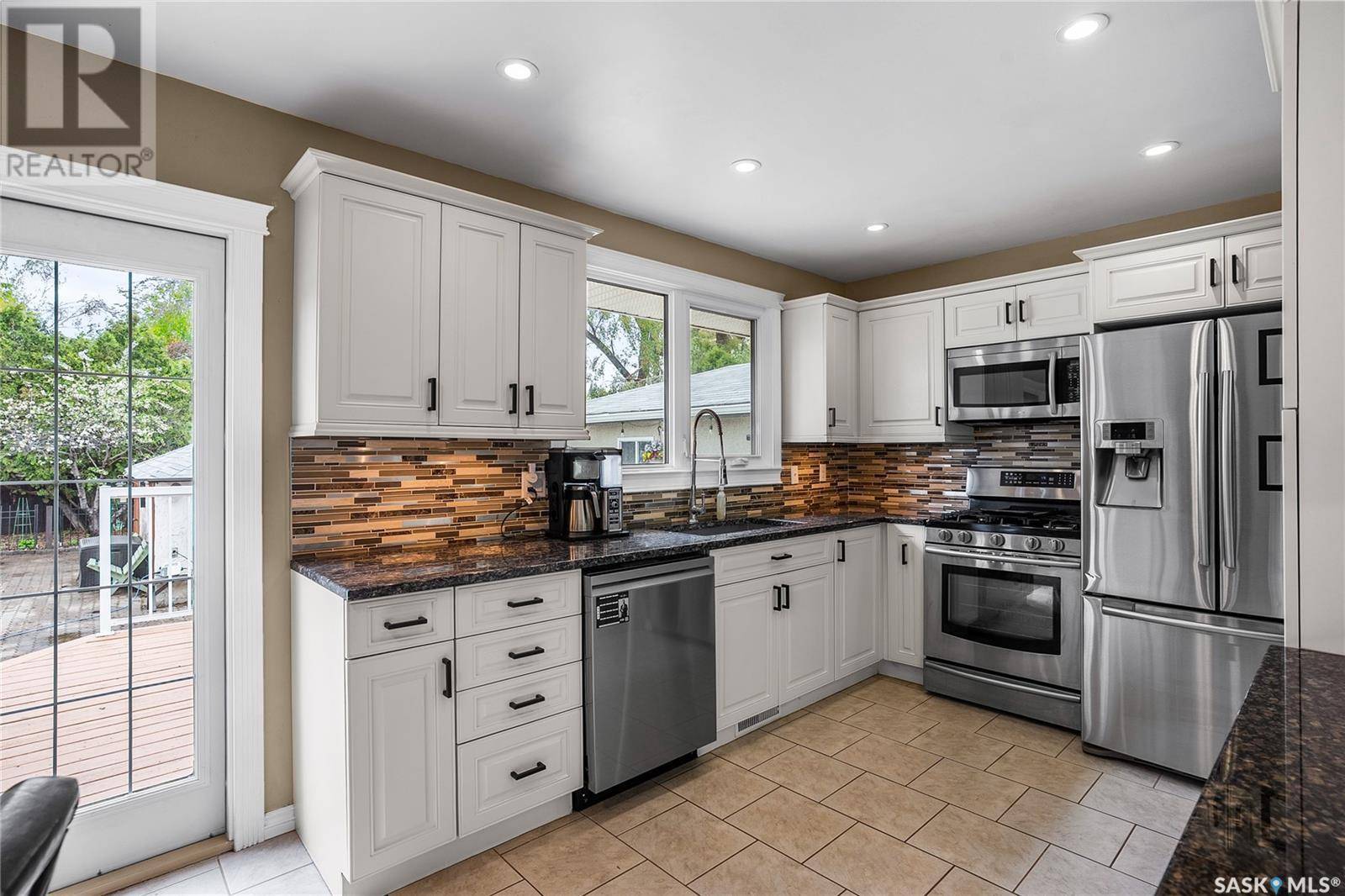 9 Bow COURT, Saskatoon, SK S7K1H9