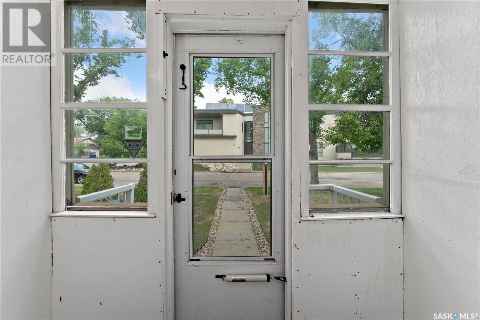 Saskatoon, SK S7K0V1,1149 Oxford STREET