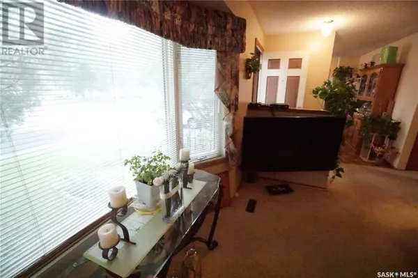 Regina, SK S4X2N1,986 Garry STREET N