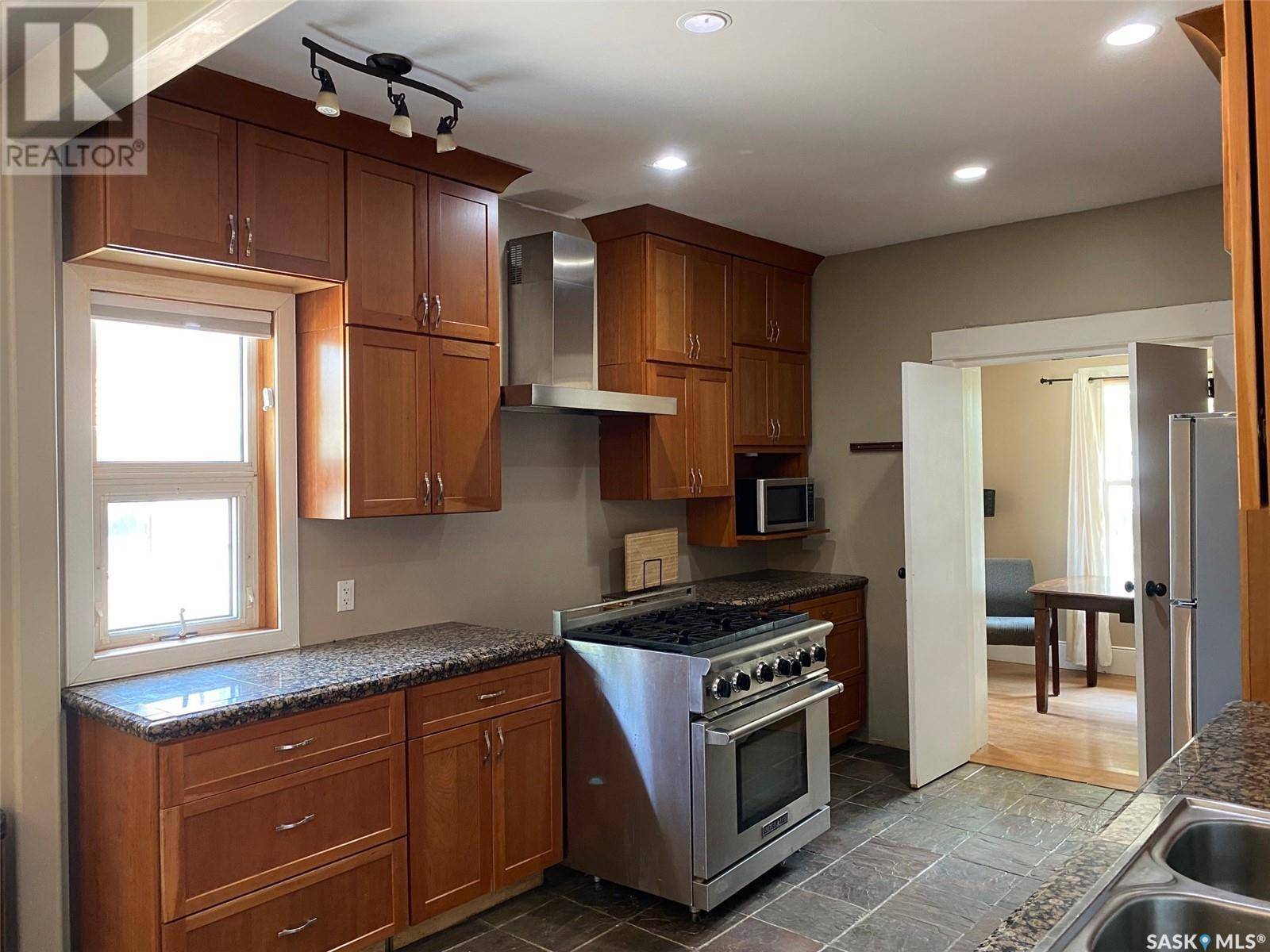 Yorkton, SK S3N1T7,34 Laurier AVENUE