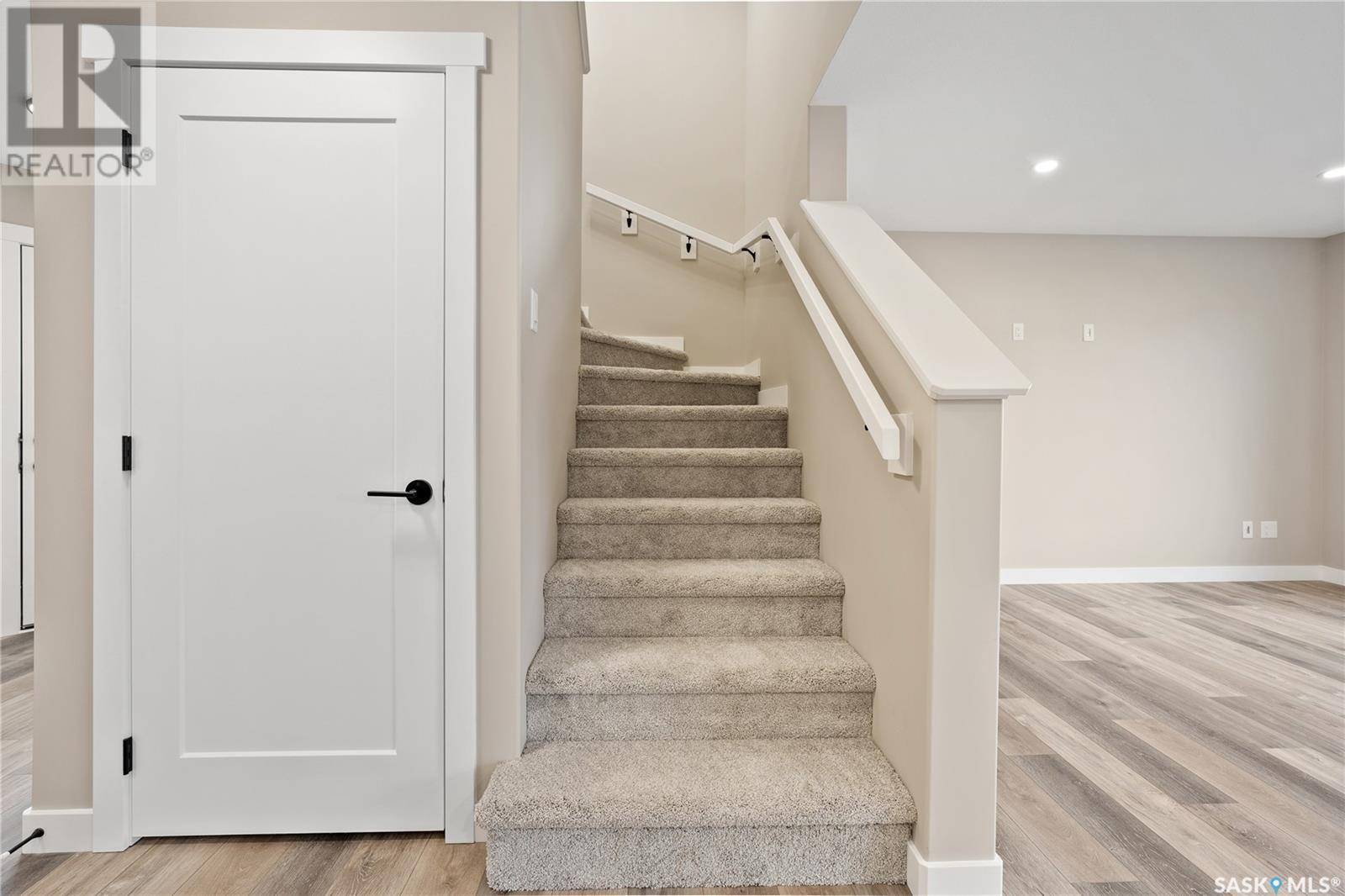 Regina, SK S4Y0G1,1713 Mustard STREET
