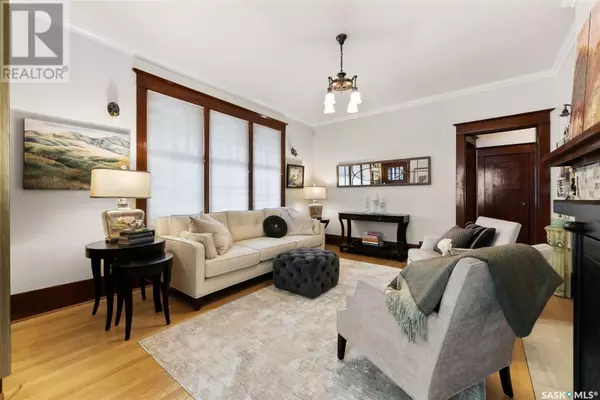 Regina, SK S4P0Z7,1706 15th AVENUE