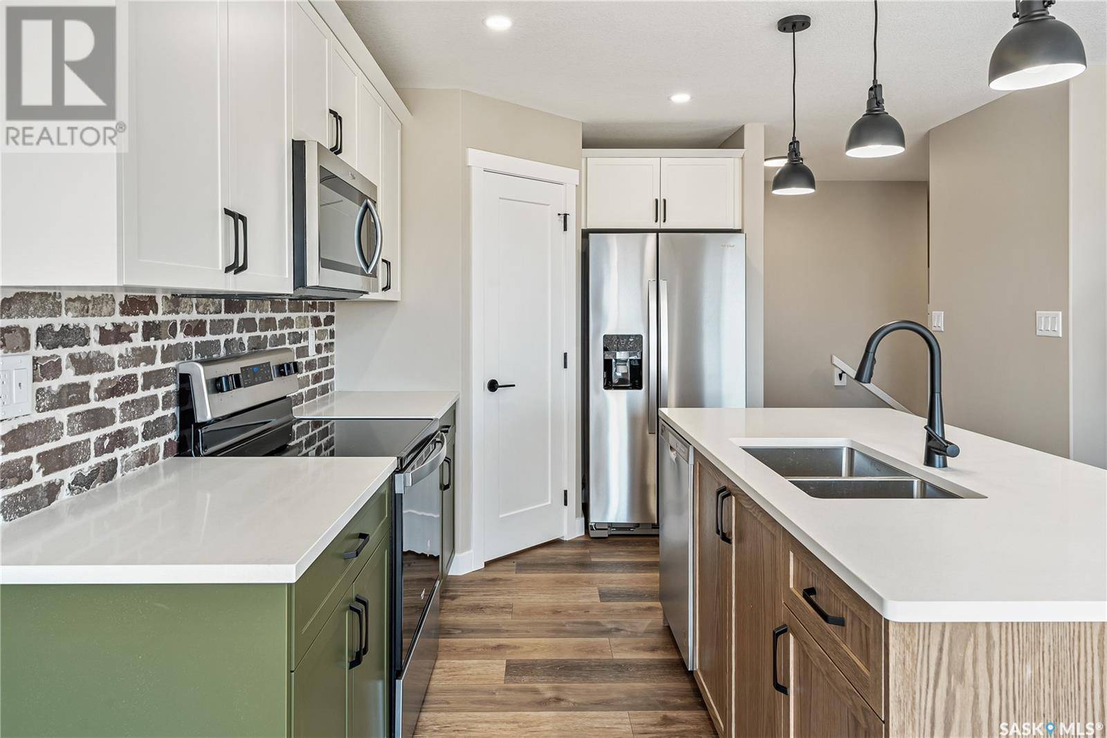 Regina, SK S4Y0G1,1717 Mustard STREET