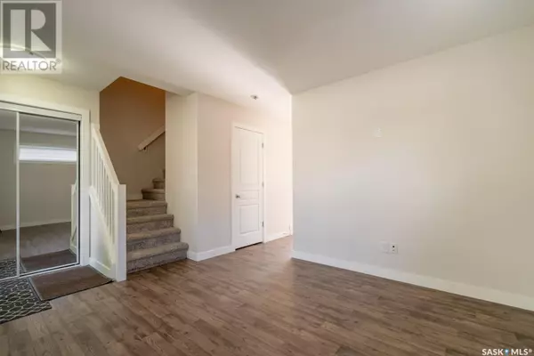 Regina, SK S4W0K8,4562 James Hill ROAD
