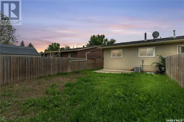 Saskatoon, SK S7L6C6,3922 Diefenbaker DRIVE
