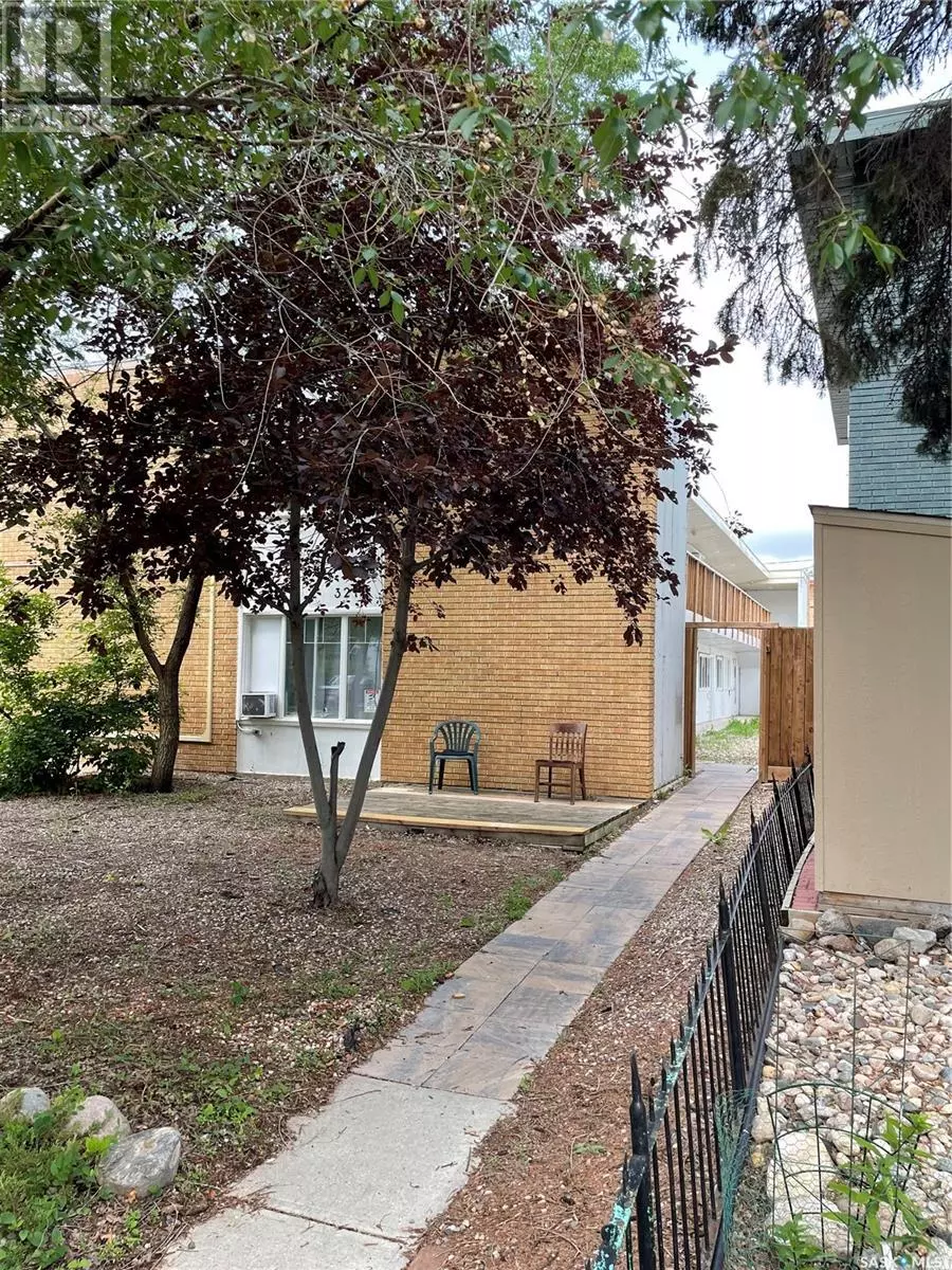 Regina, SK S4S1B3,3210 WESTGATE AVENUE