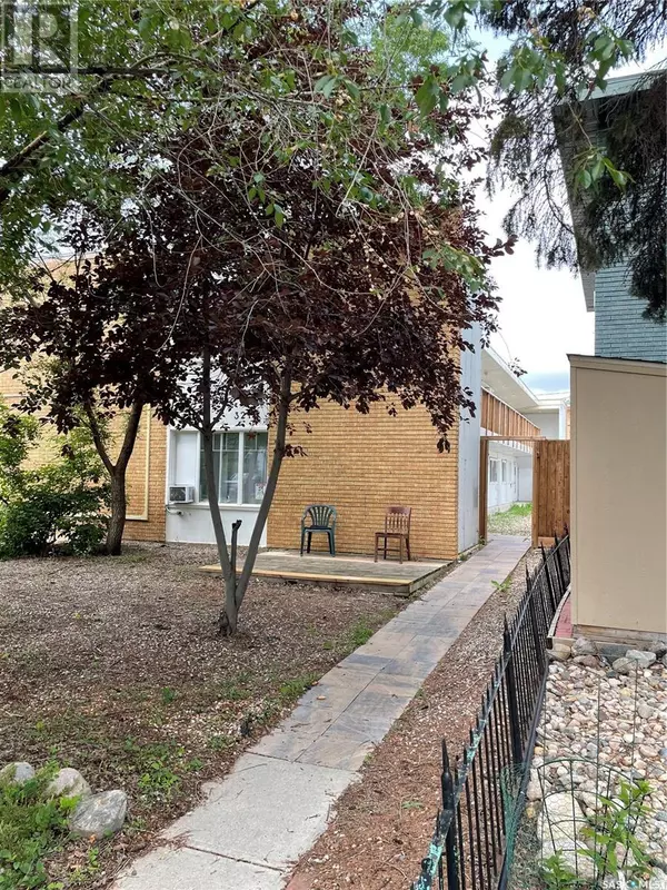 3210 WESTGATE AVENUE, Regina, SK S4S1B3