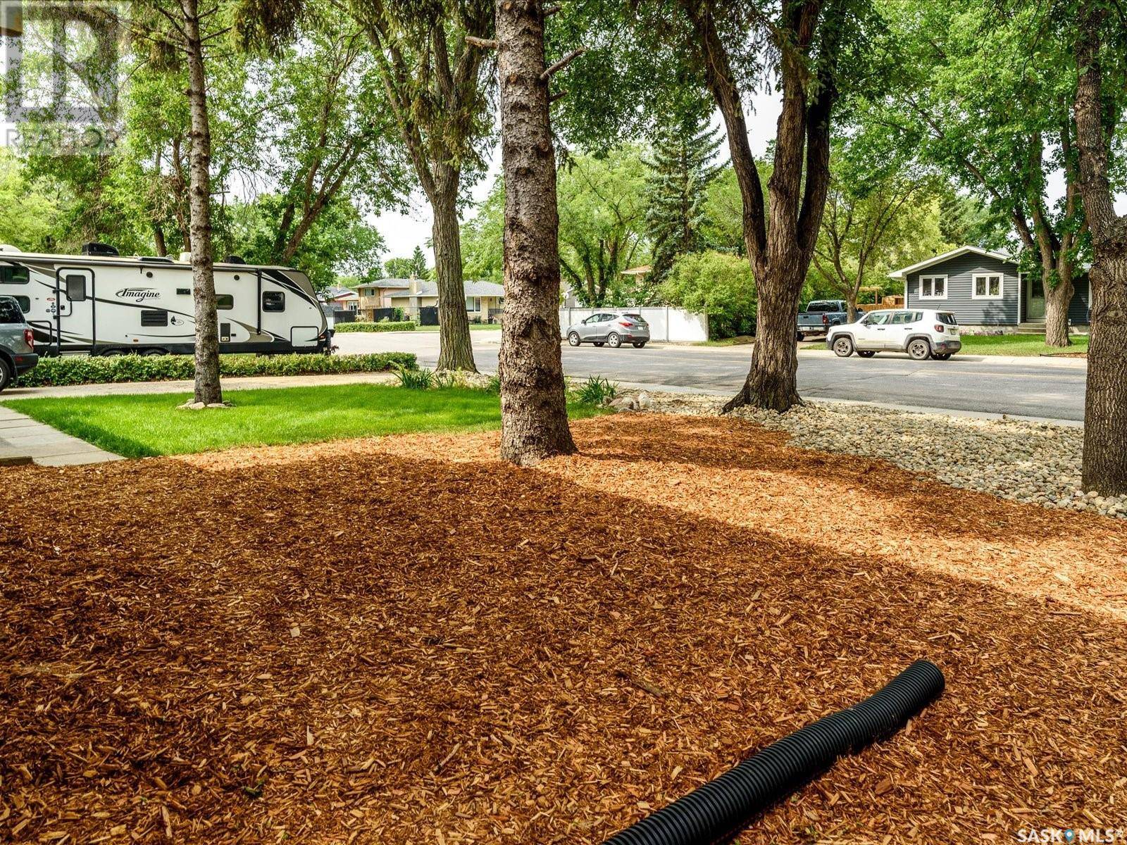 Regina, SK S4R6H1,839 McIntosh STREET N