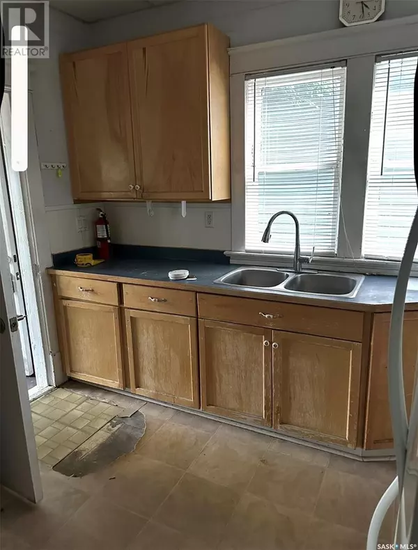 Moose Jaw, SK S6H1E6,1031 3rd AVENUE NE