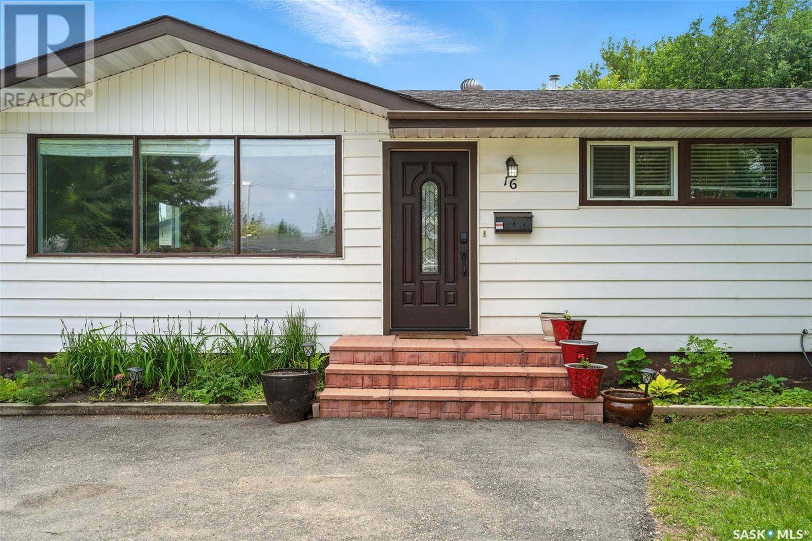Saskatoon, SK S7H3E1,16 Lindsay DRIVE