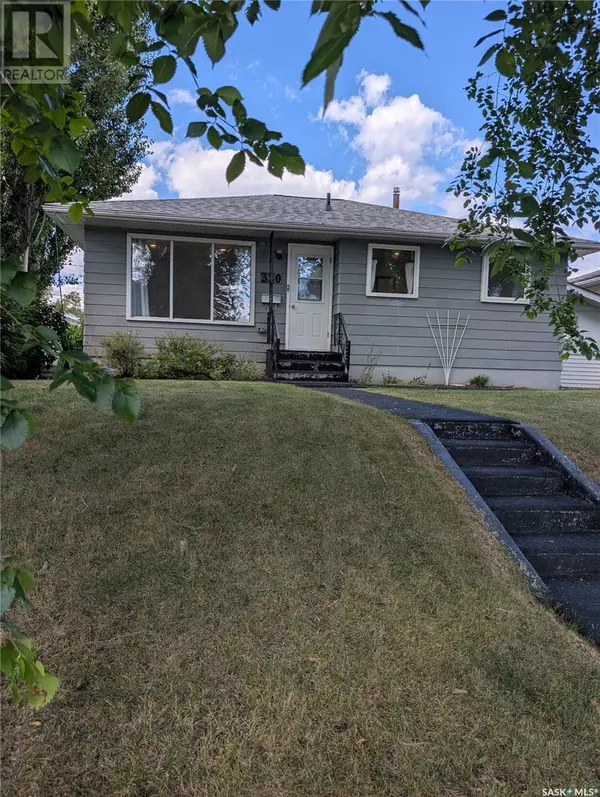 330 25th STREET E, Prince Albert, SK S6V1T1