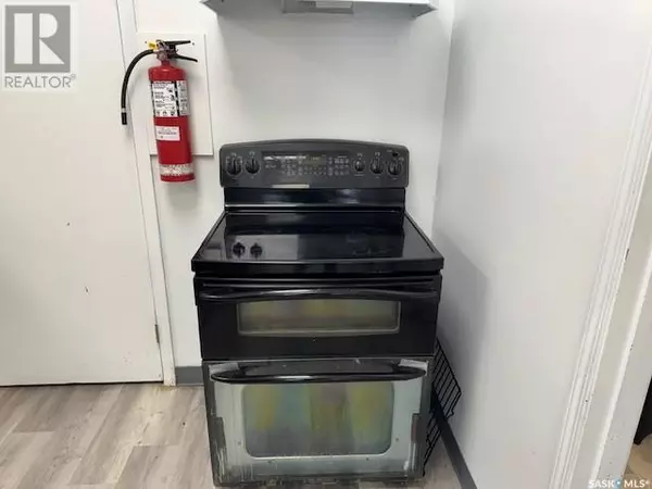 North Battleford, SK S9A0W6,Bay B 1642 100th STREET