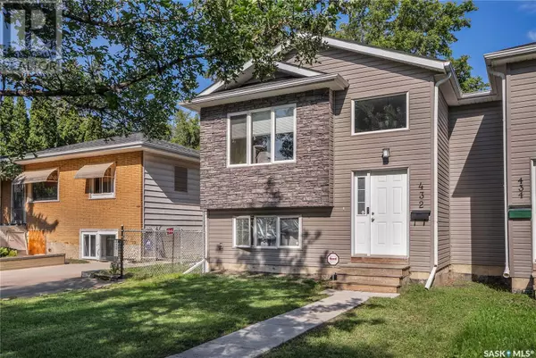 432 S AVENUE S, Saskatoon, SK S7M3A4