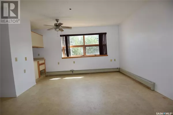 Nipawin, SK S0E1E0,307 102 Manor DRIVE