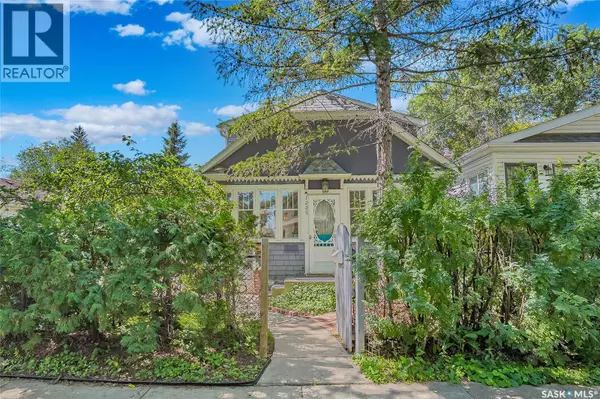 1229 B AVENUE N, Saskatoon, SK S7L1G4