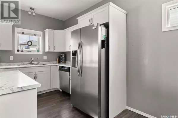 Regina, SK S4W0H2,5325 McKenna CRESCENT