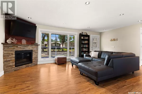 Regina, SK S4R0A2,27 Norwood CRESCENT