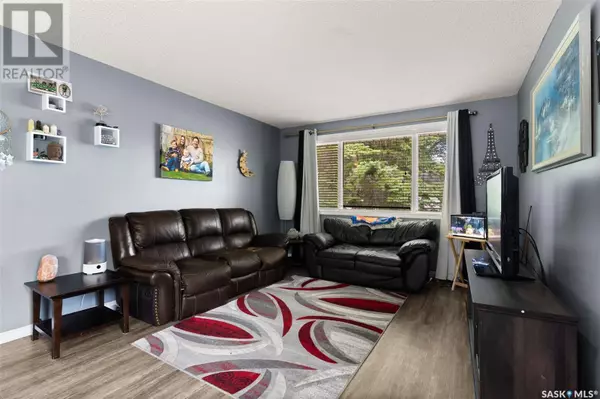 Regina, SK S4R5G5,49 Mitchell CRESCENT