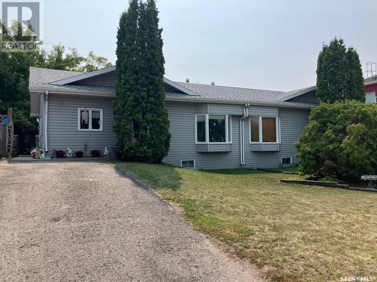 Nipawin, SK S0E1E0,804 - 806 9th AVENUE W
