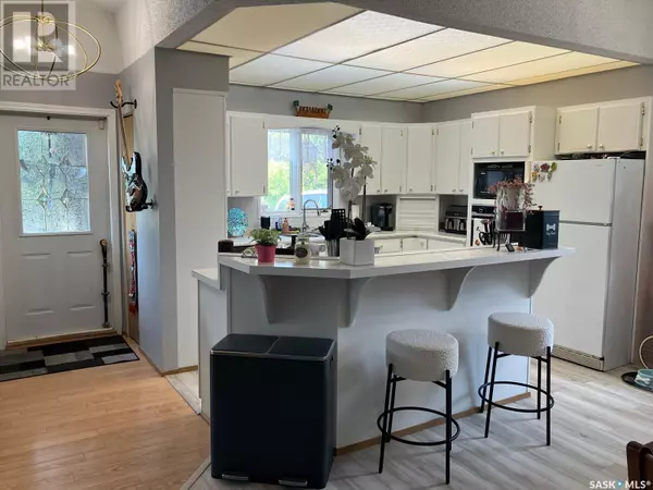 Nipawin, SK S0E1E0,804 - 806 9th AVENUE W