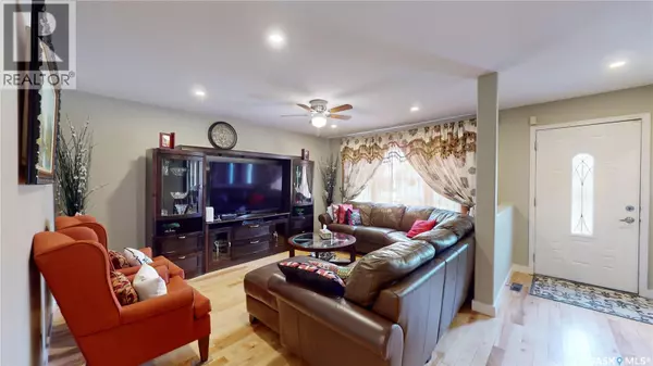 Saskatoon, SK S7M2V2,710 Weldon AVENUE