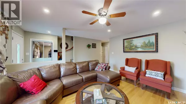 Saskatoon, SK S7M2V2,710 Weldon AVENUE