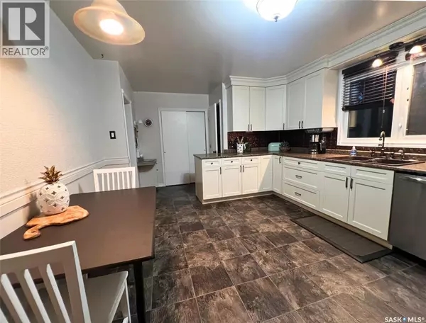 Swift Current, SK S9H2T6,827 10th AVENUE NE