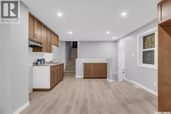Saskatoon, SK S7M2Z8,228 S AVENUE S