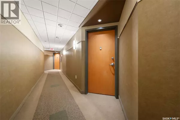 Regina, SK S4P3N6,902 1914 Hamilton STREET