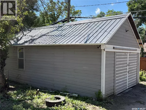 Assiniboia, SK S0H0B0,512 Centre STREET