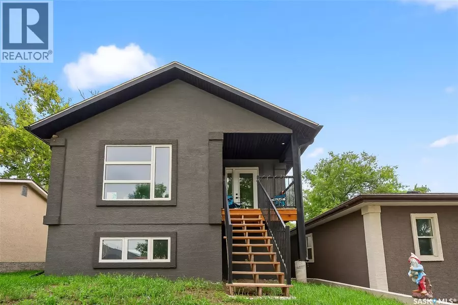 1034 Stadacona STREET W, Moose Jaw, SK S6H2B2