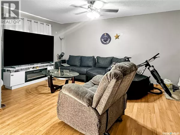 North Battleford, SK S9A1J6,521 103rd STREET