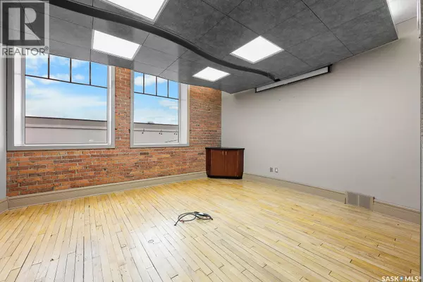 Regina, SK S4R1Y2,200D 1275 BROAD STREET