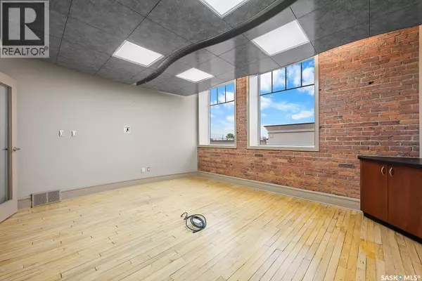 Regina, SK S4R1Y2,200D 1275 BROAD STREET