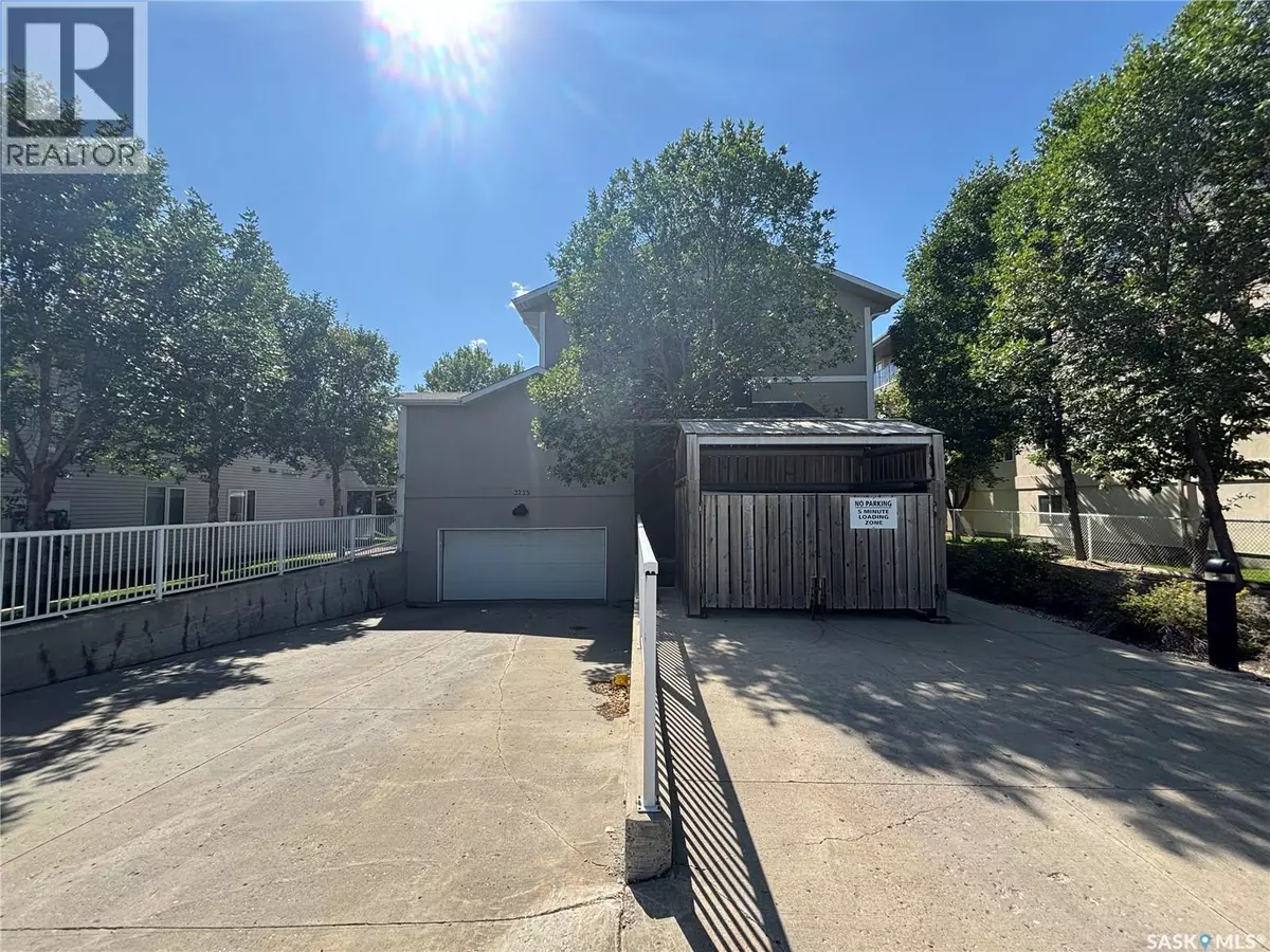 Regina, SK S4V3A2,3 3225 Woodhams DRIVE E