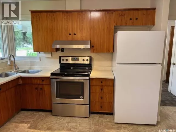 Canora, SK S0A0L0,319 8th AVENUE E