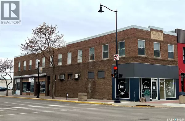 102 Central AVENUE N, Swift Current, SK S9H0L1