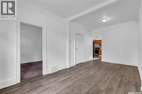 Saskatoon, SK S7M3A2,322 S AVENUE S