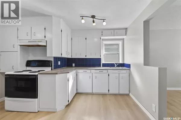 Saskatoon, SK S7M0E3,517 Isabella STREET W