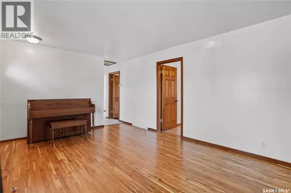 Regina, SK S4T4V3,700 Connaught STREET