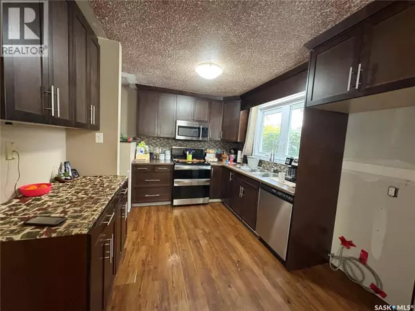 Regina, SK S4R5M5,5532 2nd AVENUE N