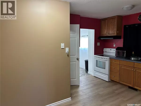 Moose Jaw, SK S6H0J3,1048 Ominica STREET E