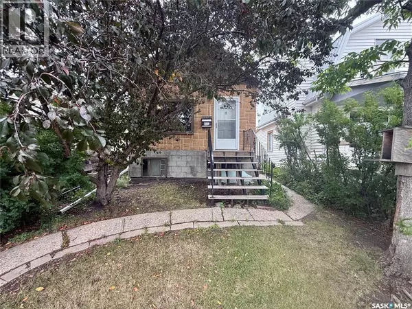 1825 CONNAUGHT STREET, Regina, SK S4X2A4