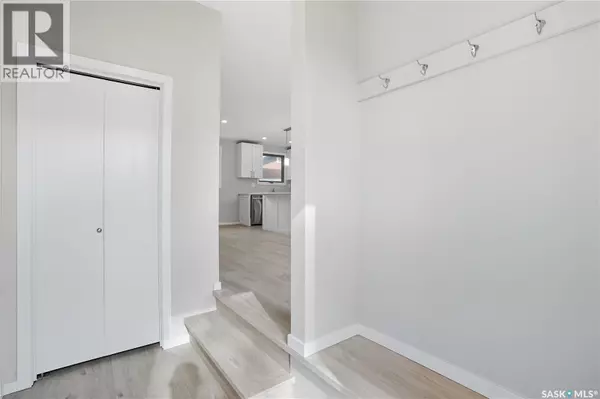 Regina, SK S4R5W7,42 Aitken CRESCENT