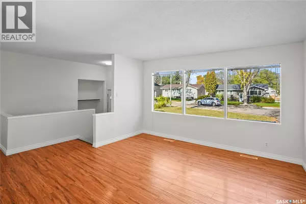 Regina, SK S4S5S8,263 Logan CRESCENT