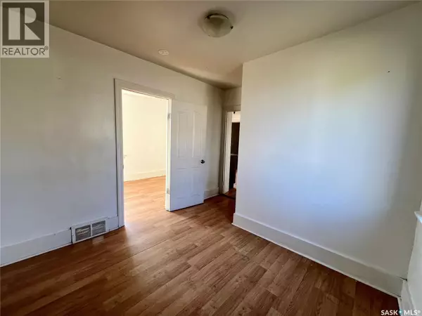Saskatoon, SK S7M1X8,221 I AVENUE S
