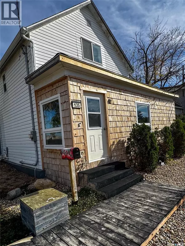 135 6th AVENUE NE, Swift Current, SK S9H0L7